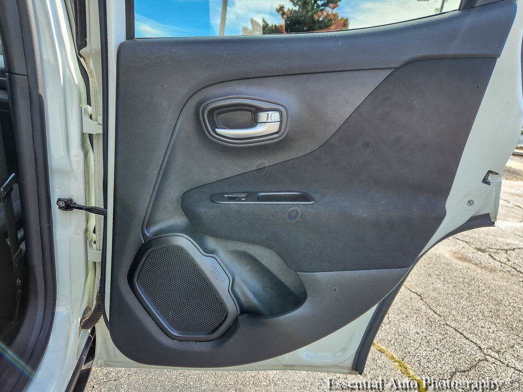 Used 2019 Jeep Renegade Latitude FWD image 20