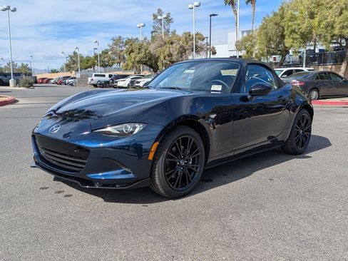 New 2026 MAZDA MX-5 Miata Club w/ Interior Package RWD image 13