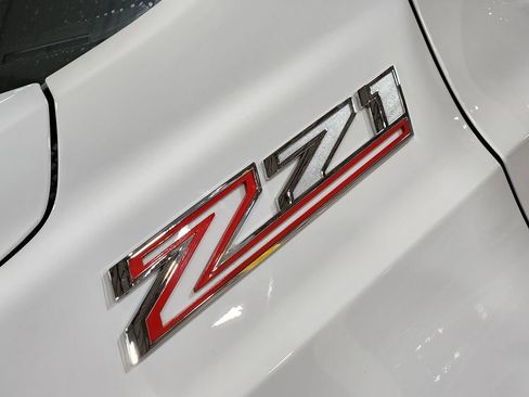 Used 2023 Chevrolet Tahoe Z71 w/ Luxury Package AWD/4WD image 26