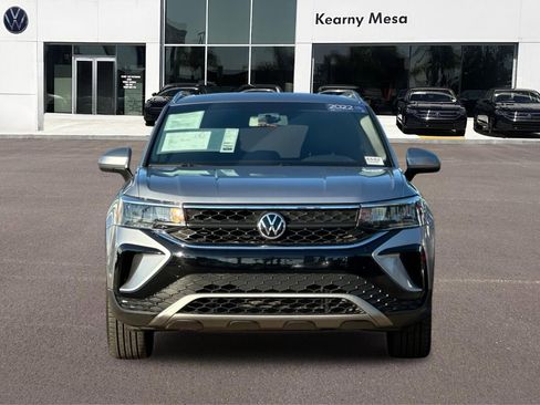 Used 2022 Volkswagen Taos SE image 9