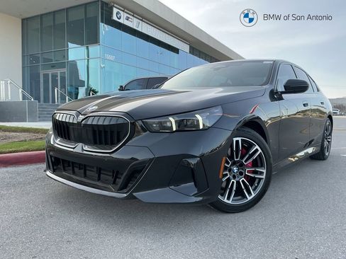 Certified 2025 BMW 530i 530i w/ M Sport Package image 1