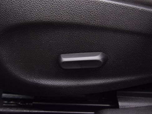 Used 2012 Chevrolet Cruze LT image 21