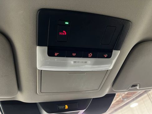 Used 2025 Nissan Pathfinder SV image 15