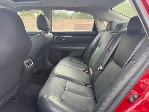 Used 2017 Nissan Altima 2.5 SL w/ Moonroof Package image 10