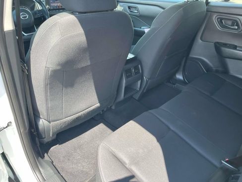 Used 2024 Nissan Rogue S AWD/4WD image 25