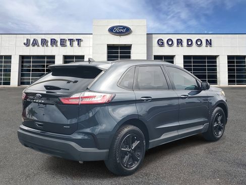 Certified 2024 Ford Edge SE image 4