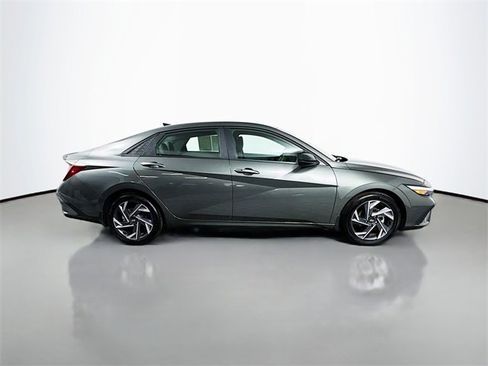 Certified 2025 Hyundai Elantra Sport image 9