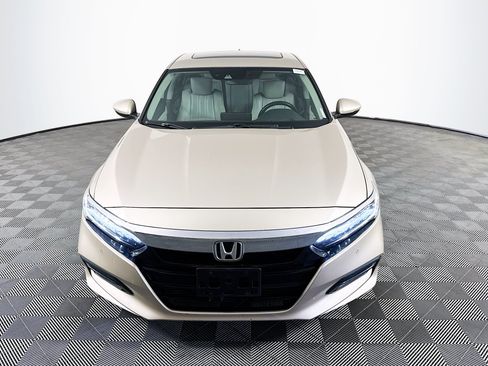 Used 2018 Honda Accord Touring image 2