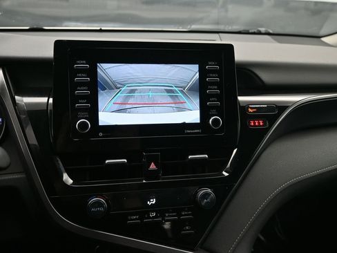 Used 2021 Toyota Camry SE w/ Carpet Mat Package (TMS) image 18