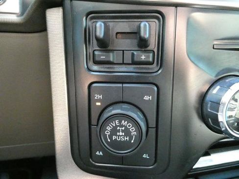 Certified 2024 Ford F150 Platinum w/ Equipment Group 703A Plus AWD/4WD image 34