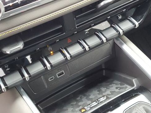 New 2026 Chevrolet Colorado ZR2 w/ Technology Package image 18