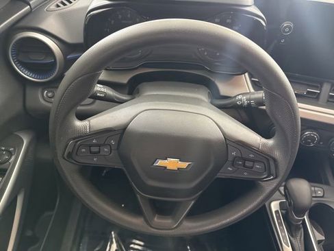 Used 2024 Chevrolet Trax LS w/ LS Convenience Package FWD image 23