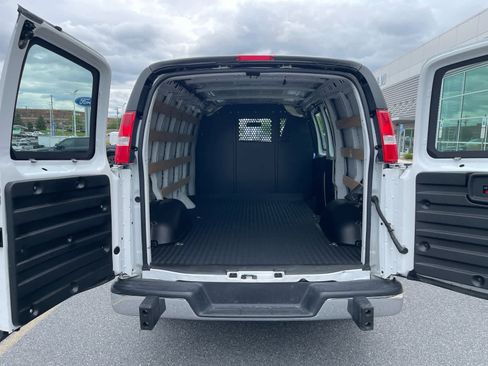 Used 2024 Chevrolet Express 2500 w/ Driver Convenience Package RWD image 9