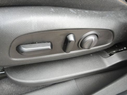 Used 2021 Chevrolet Equinox LT AWD/4WD image 10