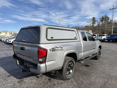 Used 2020 Toyota Tacoma SR image 6