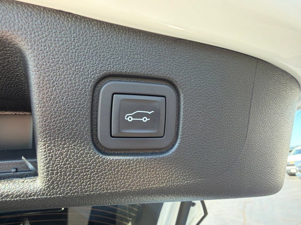 Used 2025 Chevrolet Blazer EV LT w/ Super Cruise Package AWD/4WD image 10