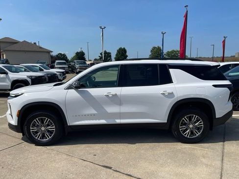 Used 2026 Chevrolet Traverse LT w/ LPO, Floor Liner Package FWD image 9
