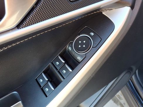 Used 2022 Ford Explorer XLT image 10