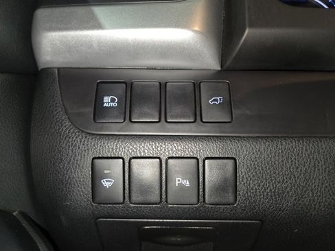 Used 2017 Toyota Highlander Limited image 19