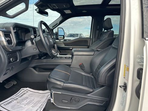 Used 2024 Ford F250 Platinum image 15