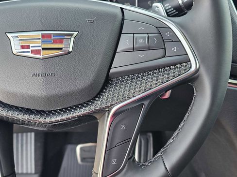 New 2026 Cadillac XT5 Sportv w/ LPO, Floor Liner Package AWD/4WD image 19