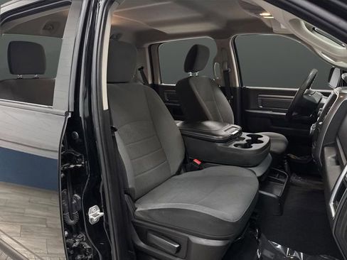 Used 2022 RAM 1500 Classic SLT image 28