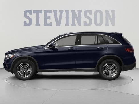 Used 2021 Mercedes-Benz GLC 300 4MATIC image 3