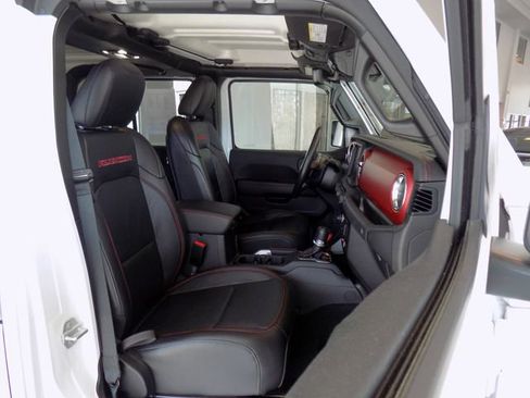 Used 2022 Jeep Gladiator Rubicon w/ LED Lighting Group image 24