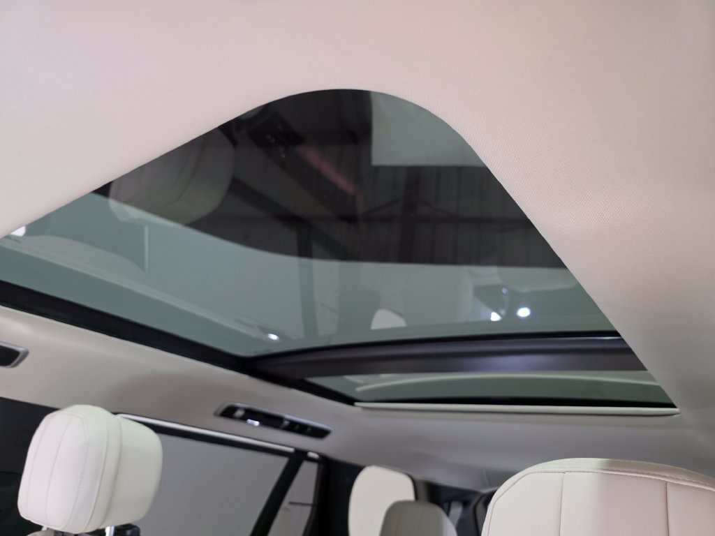 New 2027 Land Rover Range Rover Long Wheelbase SE AWD/4WD image 8