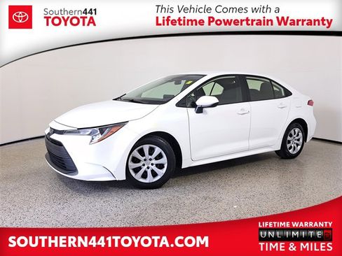 Used 2023 Toyota Corolla LE image 1