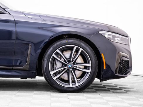 Certified 2022 BMW 750i xDrive w/ Executive Package image 31