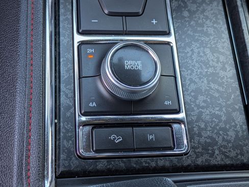 Used 2022 Ford Expedition Limited image 30