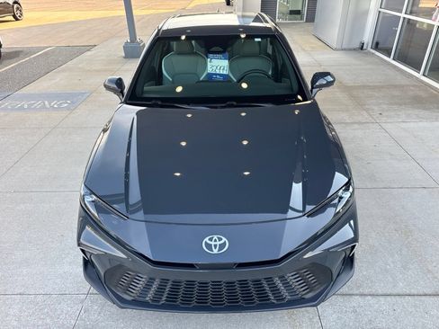 Used 2026 Toyota Camry SE w/ Convenience Package FWD image 12