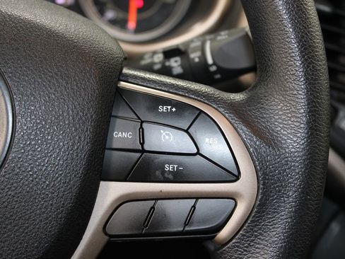 Used 2018 Jeep Cherokee Latitude image 21