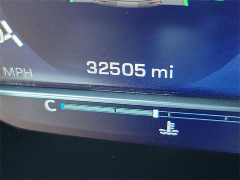 Certified 2023 Chevrolet Suburban Z71 w/ Luxury Package image 25