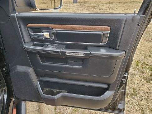 Used 2016 RAM 3500 Laramie w/ Convenience Group image 15