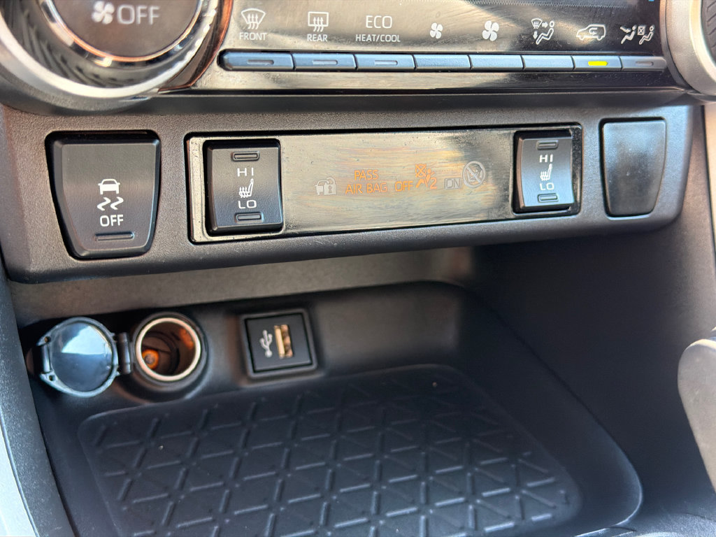 Used 2024 Toyota RAV4 XLE Premium w/ Weather Package AWD/4WD image 31