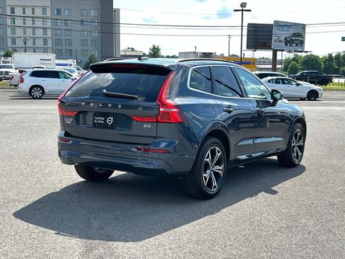 Certified 2022 Volvo XC60 B5 Momentum w/ Advanced Package image 3