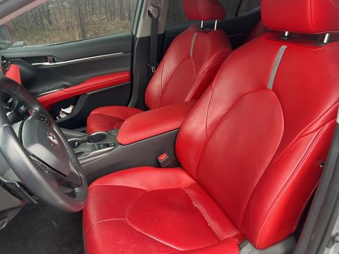 Used 2022 Toyota Camry XSE w/ Navigation Package image 4