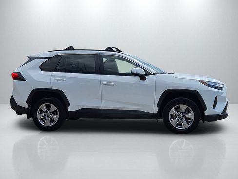 Certified 2022 Toyota RAV4 XLE w/ Convenience Package FWD image 4