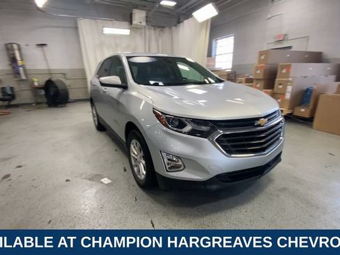 Used 2020 Chevrolet Equinox LT w/ Driver Convenience Package FWD image 3