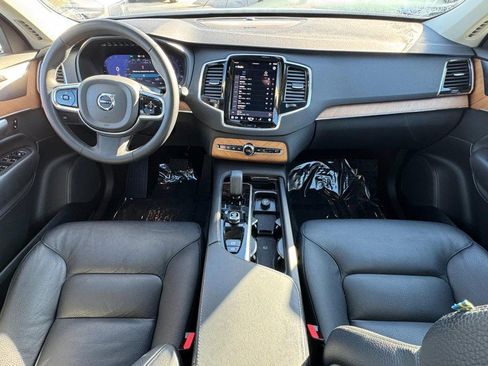 Certified 2024 Volvo XC90 B5 Plus w/ Protection Package Premier image 12