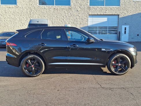 Used 2018 Jaguar F-PACE S image 7
