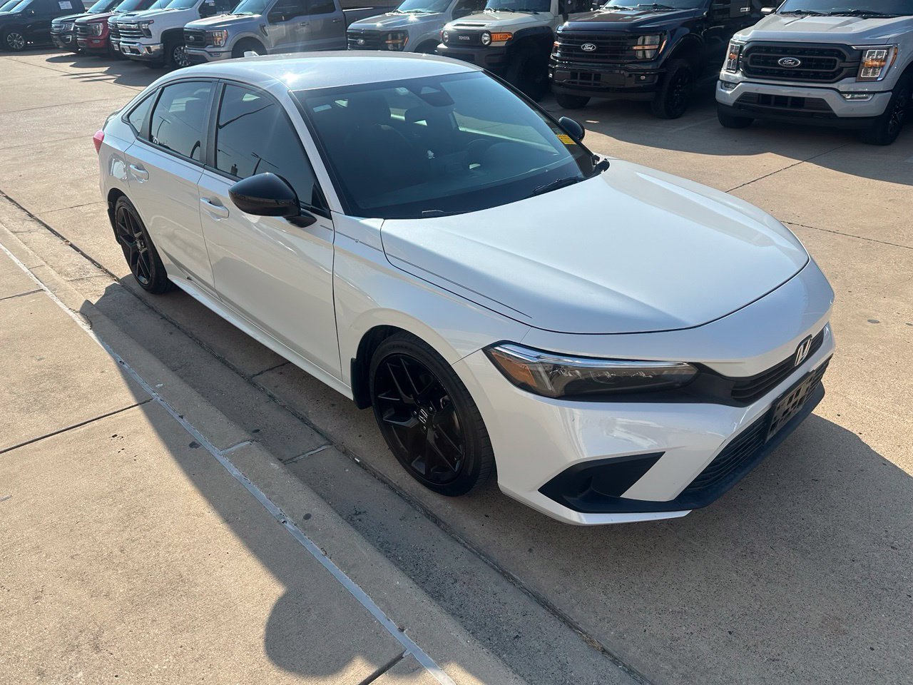 Used 2023 Honda Civic Sport image 3