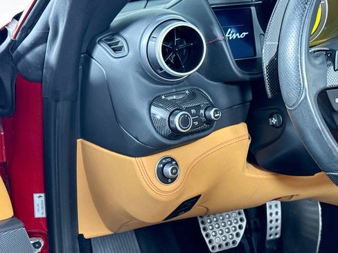 Used 2019 Ferrari Portofino RWD image 11