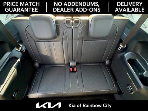 Used 2023 Volkswagen Tiguan SE w/ Panoramic Sunroof Package image 18