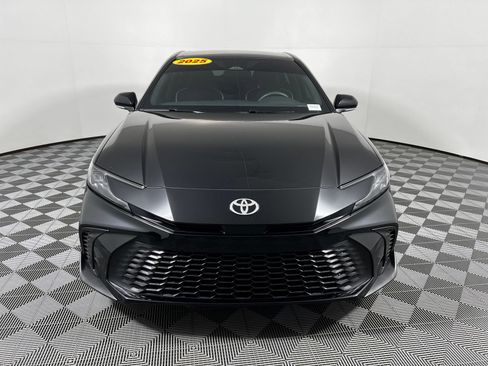 Used 2025 Toyota Camry SE FWD image 2