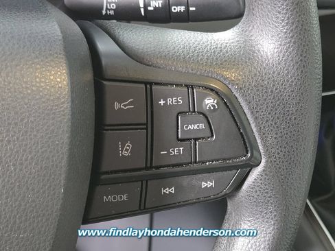 Used 2023 Toyota Sienna LE FWD image 27