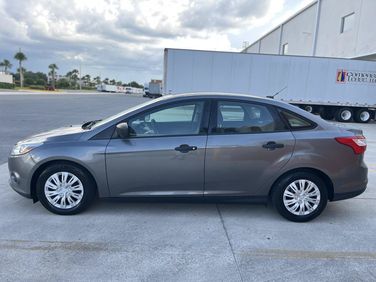 Used 2013 Ford Focus S FWD image 2