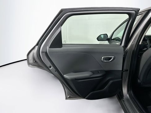 Used 2025 Kia K4 LXS image 26